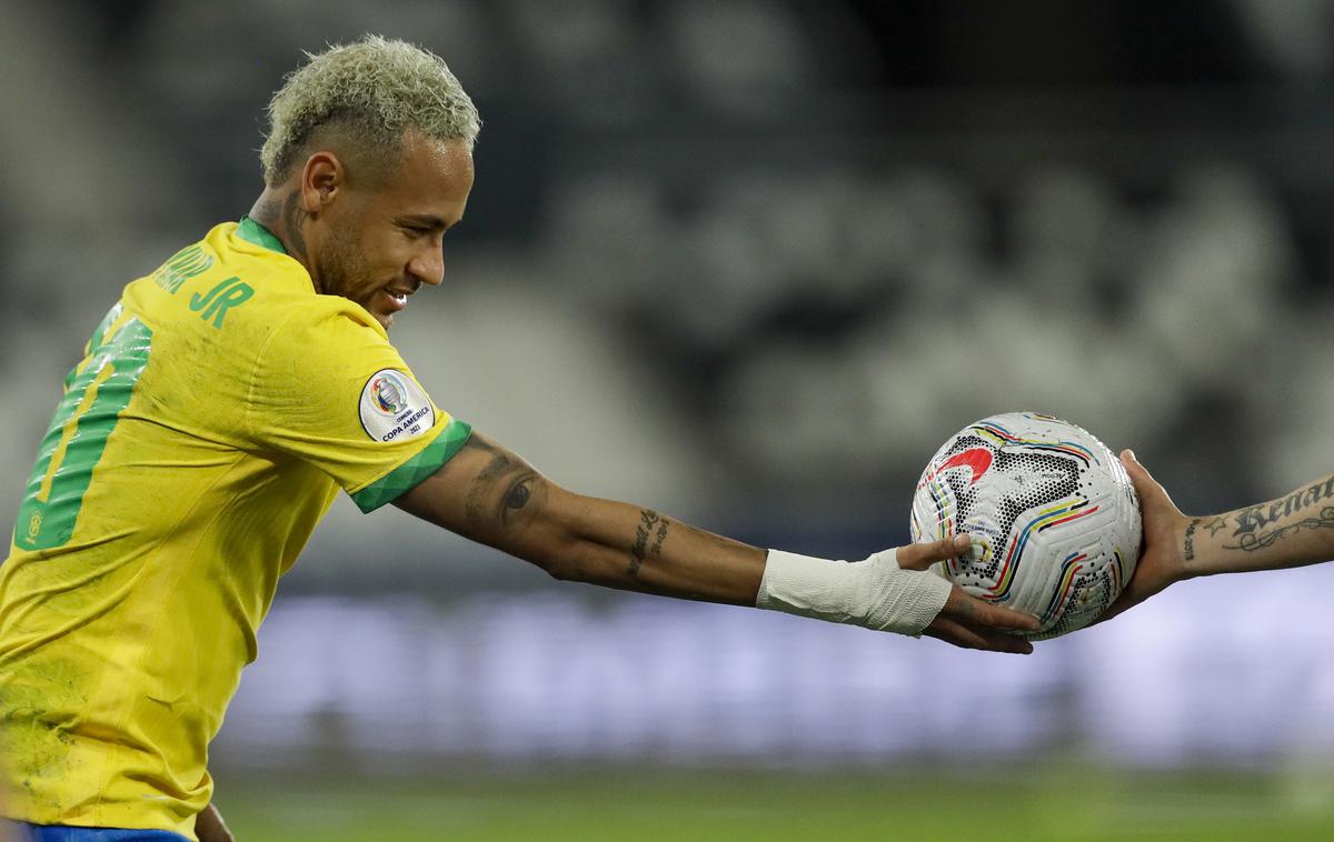 Neymar | Brazilec Neymar je na dobri poti, da si kmalu zagotovi nastop na SP 2022 v Katarju. Proti Venezueli zaadi kazni ni mogel pomagati soigralcem. | Foto Guliverimage