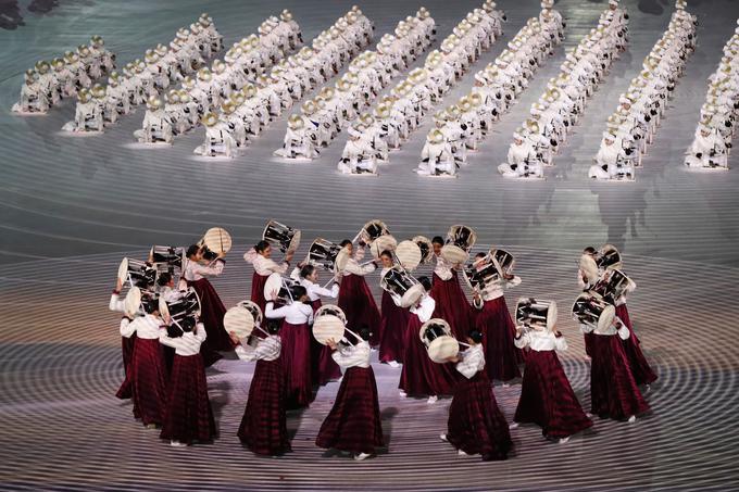 V spektakularni točki s tradicionalnimi korejskimi bobni je sodelovalo skoraj 400 tolkalcev. | Foto: Guliverimage/Getty Images
