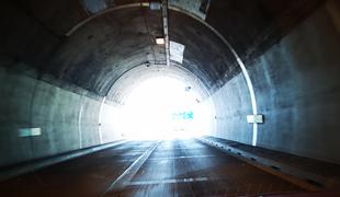 Slovenski tunelski hitrostni dirkači in 100 prekrškov