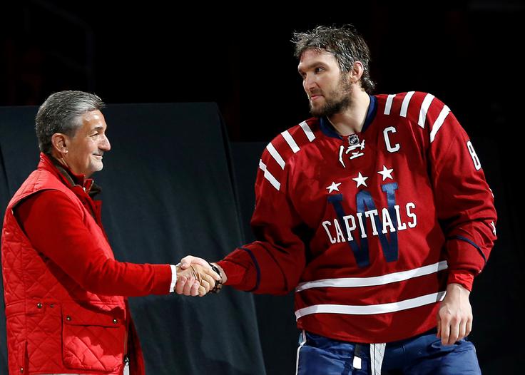 Lastnik Washington Capitals Ted Leonsis pravi, da svojim igralcem (Aleksander Ovečkin je dejal, da bo na OI igral, ne glede na to, ali bo imel dovoljenje) pri odločitvi ne bo oporekal, saj verjame, da si prav vsak želi nastopiti na OI. | Foto: Reuters