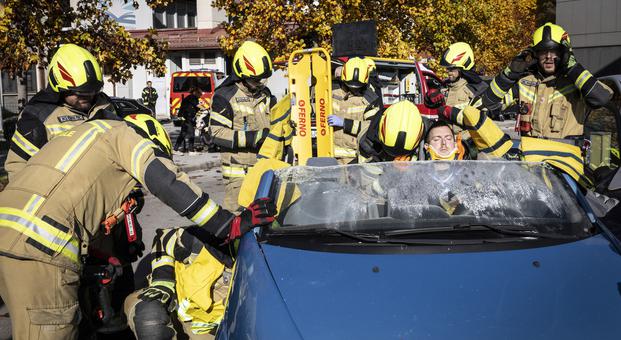 V ustanovi za ostarele izbruhnili štirje požari hkrati. Za gasilci eno najzahtevnejših reševanj.
