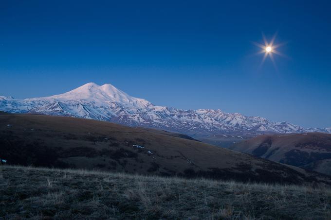 5642 metrov visoki Elbrus je najvišji vrh Evrope. | Foto: Thinkstock