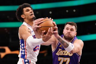 Dončić predčasno končal tekmo, Reaves veliki junak, Lakersi potrdili prihod novega člana