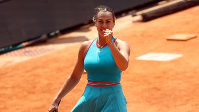 V polfinalu Roland Garrosa Sabalenka proti Swiatek
