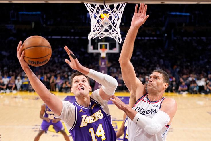 Walker Kessler in Brook Lopez sta se izkazala tudi v napadu. Oba sta dosegla po 22 točk. | Foto: Guliverimage