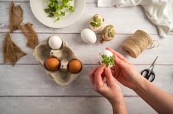 Kako letos pobarvati pirhe? Ta ideja je obnorela družbena omrežja.