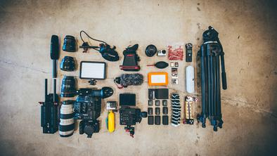 Deset najboljših pripomočkov za fotografiranje, ki bodo izboljšali kakovost vaših fotografij