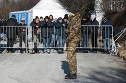 Avstrija zavrnila 66 migrantov, na mejo pošilja dodatnih 450 vojakov