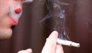 Znanstveniki ugotovili, zakaj so kadilci bolj suhi od nekadilcev