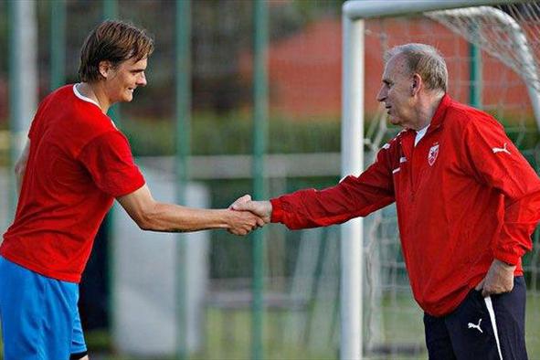 URADNO: Pečnik dve leti v največjem balkanskem klubu