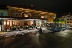 S prvim majem vrata zapira znameniti hotel