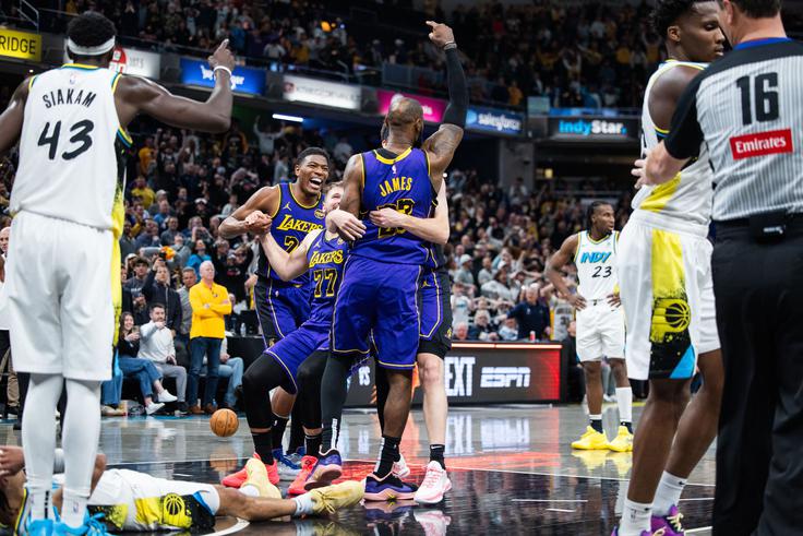 Kralj James je popeljal Jezernike do sladke zmage v Indianapolisu. Indiana je tako po petih zaporednih zmagah naletela na boljšega tekmeca. | Foto: Reuters