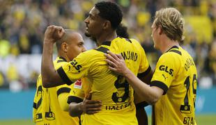 Dortmundčani so se znesli nad Wolfsburgom, Bavarcem dihajo za ovratnik