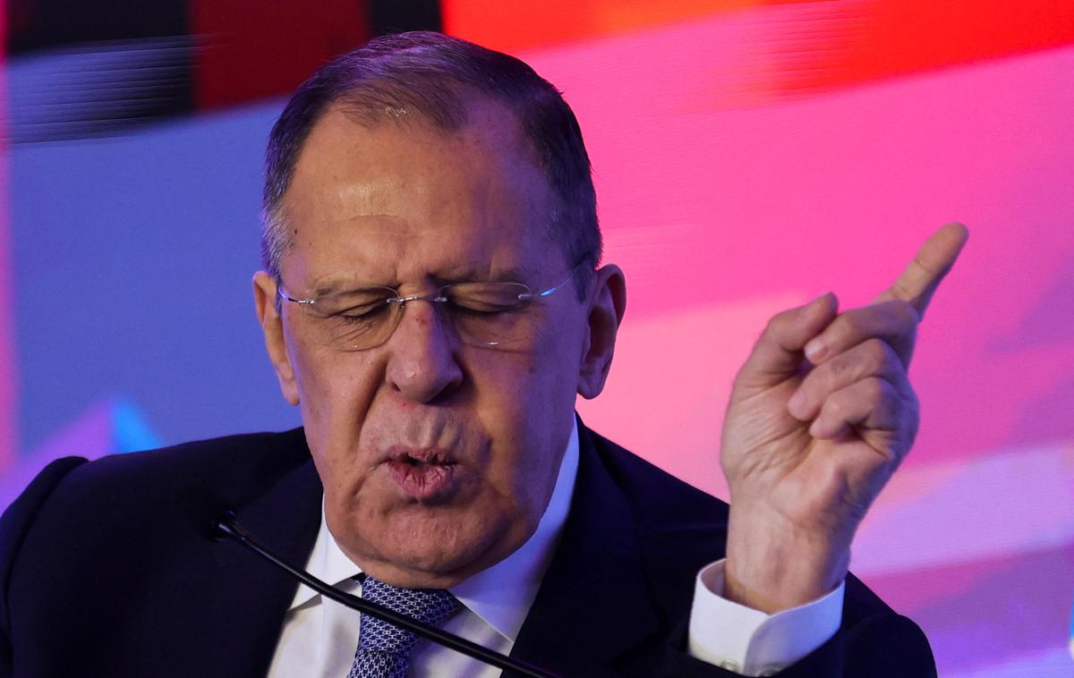 Sergej Lavrov | "Vojna, ki jo poskušamo ustaviti in ki je bila s strani Ukrajincev sprožena proti nam, je seveda vplivala na rusko politiko, vključno z energetsko politiko," je dejal 72-letni Lavrov.  | Foto Reuters