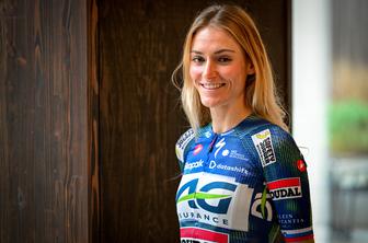 Nova pogodba za Urško Žigart, ki bo sezono nadaljevala tam, kjer jo bo Pogačar začel