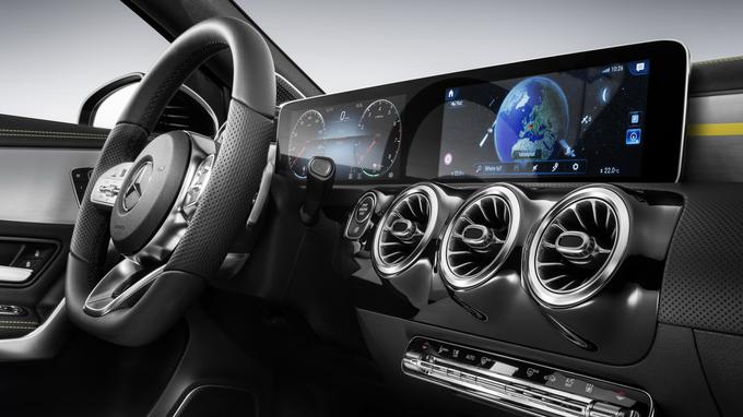 Mercedes-Benz bo dvojni zaslon namenil tudi osnovnim izvedenkam ter digitalno revolucijo približal vsem kupcem avtomobilov. | Foto: Mercedes-Benz