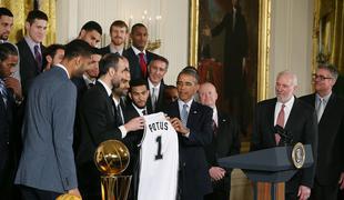 Obama v Beli hiši sprejel prvake lige NBA