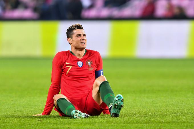 Cristiano Ronaldo je pred dnevi rešil Portugalsko, proti Nizozemcem pa je bil povsem nemočen. Igral je do 68. minute, potem pa svoje mesto prepustil Joau Moutinhu.  | Foto: Getty Images