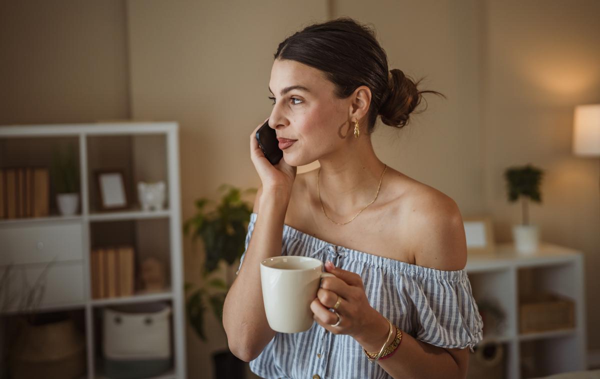 ženska, dekle, telefon | Foto Shutterstock