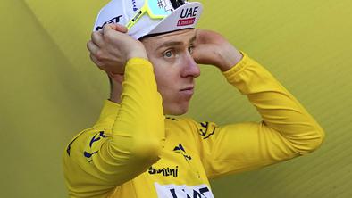 Pogačar okusil, kako hitro se lahko znajde v težavah v na papirju mirni etapi #video