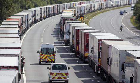 London svari pred rekordnimi kolonami tovornjakov za prečkanje Rokavskega preliva