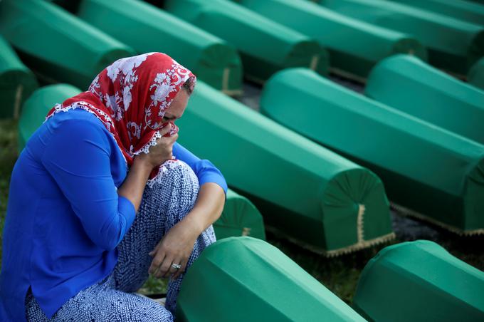 Po vojni so posmrtne ostanke žrtev iz Srebrenice našli v več kot 150 množičnih grobiščih, večinoma sekundarnih. Še vedno je pogrešanih okoli 900 ljudi. | Foto: Reuters
