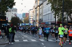 V živo: Klara Lukan in Vid Botolin zmagovalca teka na 10 km, elita v lov na rekorde ob 9. uri