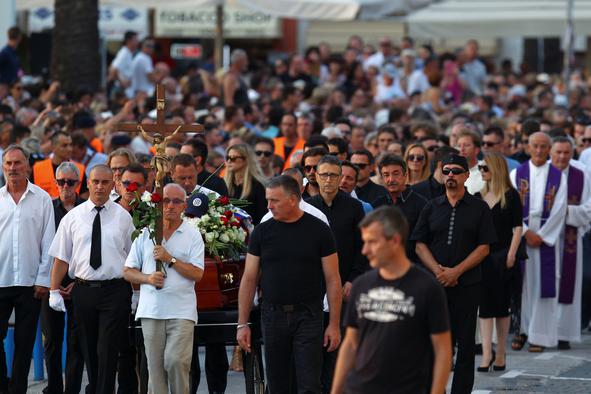 Ganljivo pismo Vesne Dragojević: Vnuk sprašuje, zakaj toliko sveč
