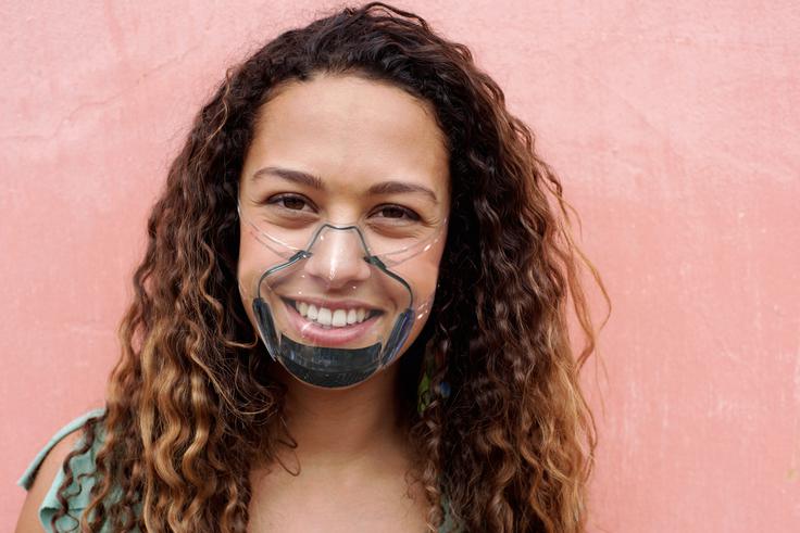 Cena maske znaša približno 80 evrov. | Foto: Cover Images