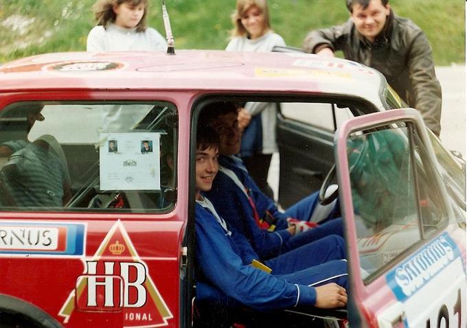 Peljhanovi začetki leta 1990 še kot sovoznik Miranu Kacinu v autobianchiju A112. Leto pozneje sta vlogi v avtomobilu zamenjala. | Foto: Osebni arhiv