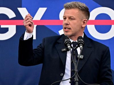 Magyar: Vse marionete pozivam k odstopu