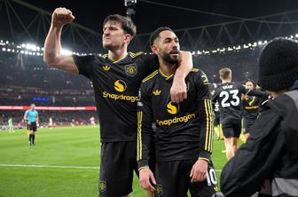 Leeds brez Bijola remiziral z Evertonom, Rdeči vragi s Šeškom šokirali Arsenal