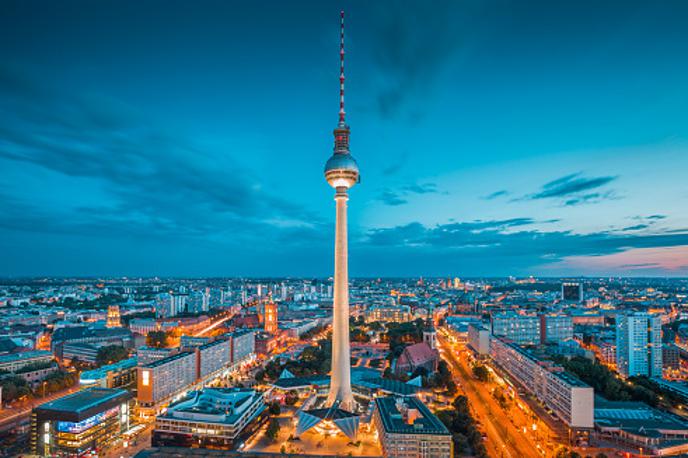 Berlin | V nemški prestolnici je brez električne energije ostalo več kot 30 tisoč odjemalcev. | Foto Getty Images