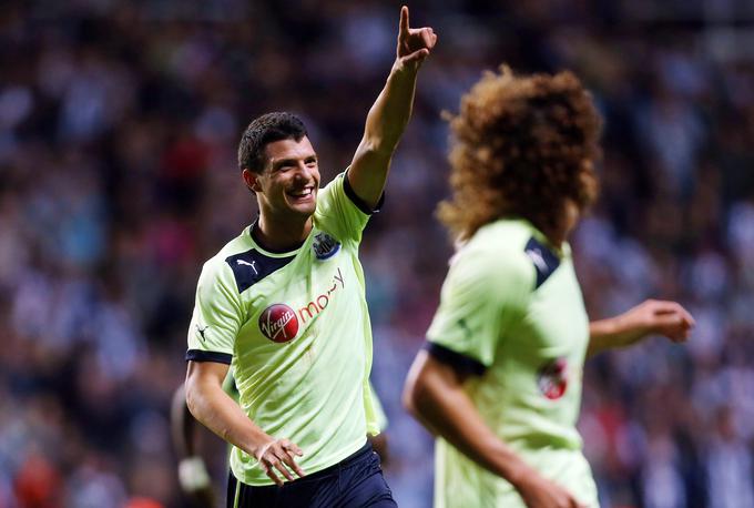 V majici Newcastle Uniteda je debitiral kot najstnik in zanj v 19 nastopih zabil en gol. | Foto: Reuters
