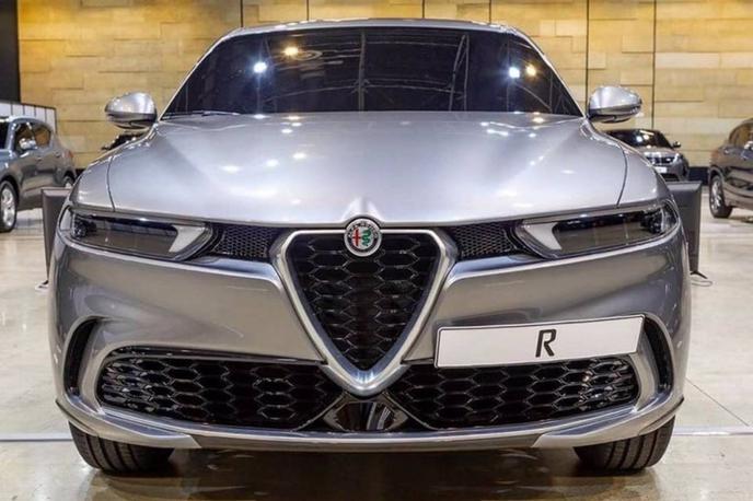 Alfa romeo tonale | Prihodnje leto bo Alfa Romeo predstavila športnega terenca tonale, ob tem pa tudi prenovljena modela giulia in stelvio.