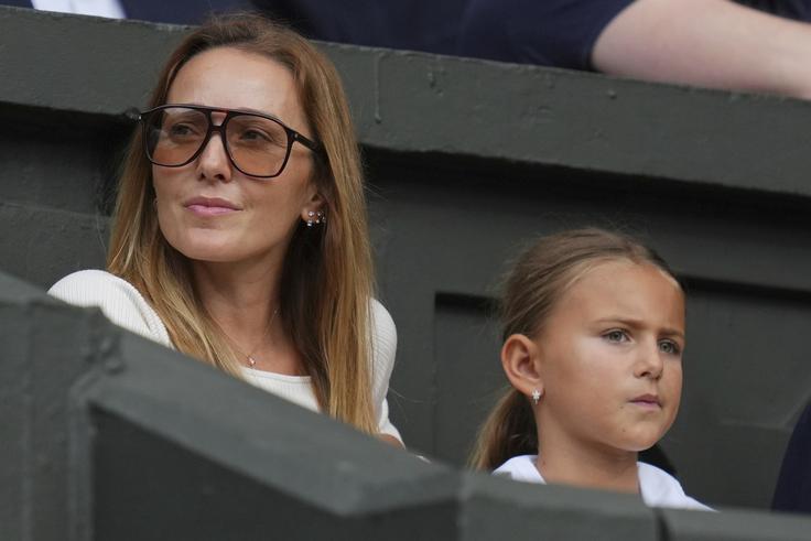 Žena Jelena in hčerka Tara na tribunah | Foto: Guliverimage