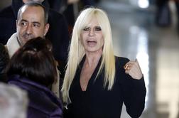 Donatella Versace: Zaljubljena v oprijeta oblačila in plastične operacije