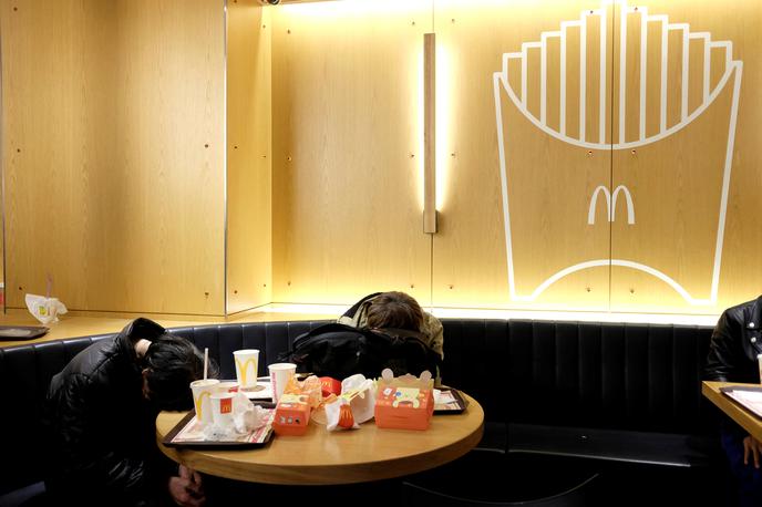 McDonald's, Hong Kong | To je običajna slika v hongkonških McDonald'sih.  | Foto Reuters