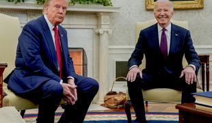 Biden v Beli hiši sprejel Trumpa, a brez Melanie