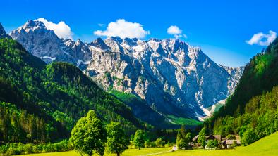 Alpska dolina, ki k oddihu vabi vse leto