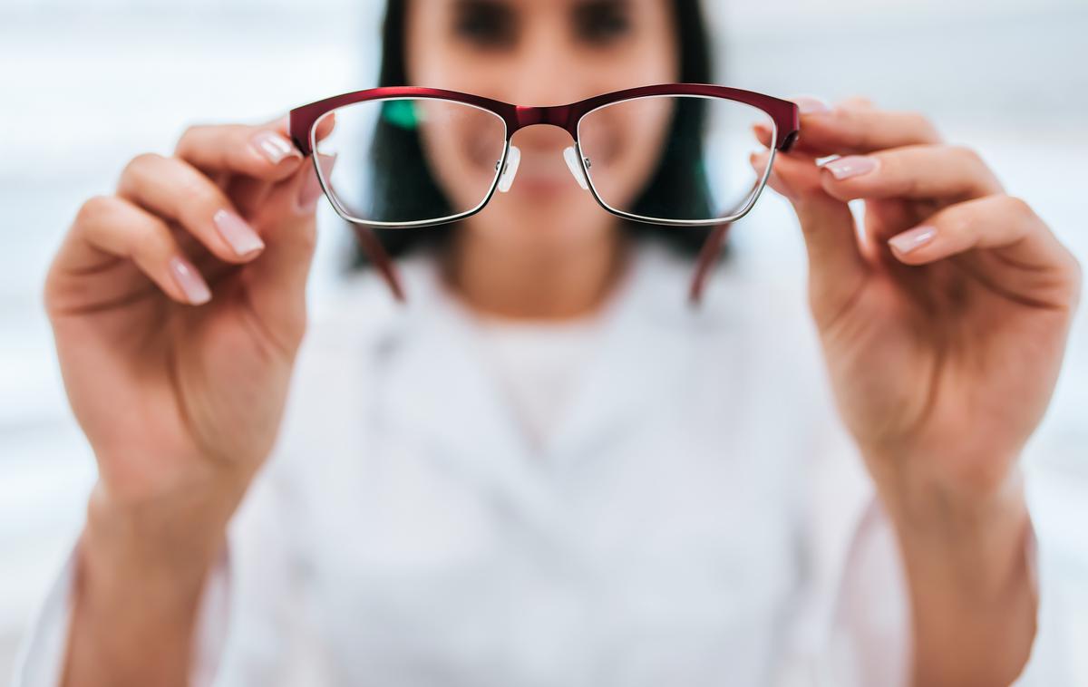 Optika | Da bi škodoval svoji sodelavki in ji uničil kariero, spremenil več kot 410 receptov za očala. Fotografija je simbolična. | Foto Getty Images