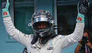 Rosberg s prvega mesta