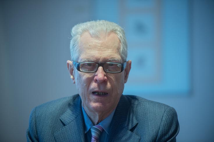 Lovro Šturm, ki je bil takrat pravosodni minister, je leta 2005 po Lukendi poimenoval program za odpravo sodnih zaostankov. | Foto: Bor Slana