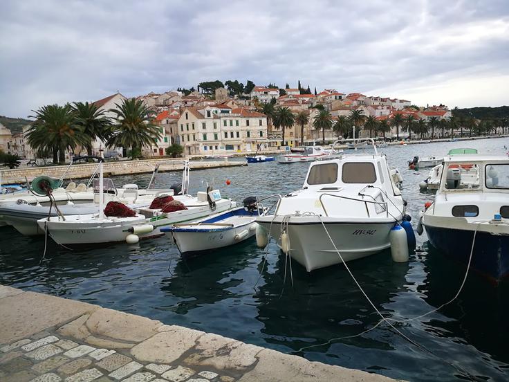 Hrvaški otok Hvar je kolesarsko ekipo gostil 12 dni.  | Foto: Planet TV