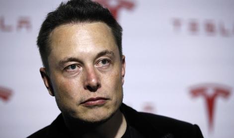 Musk: Umetna inteligenca je nevarnejša od atomskih bomb