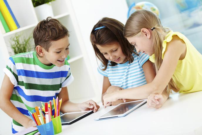 Kaj bi se zgodilo, če bi otroku za en teden vzeli telefon?