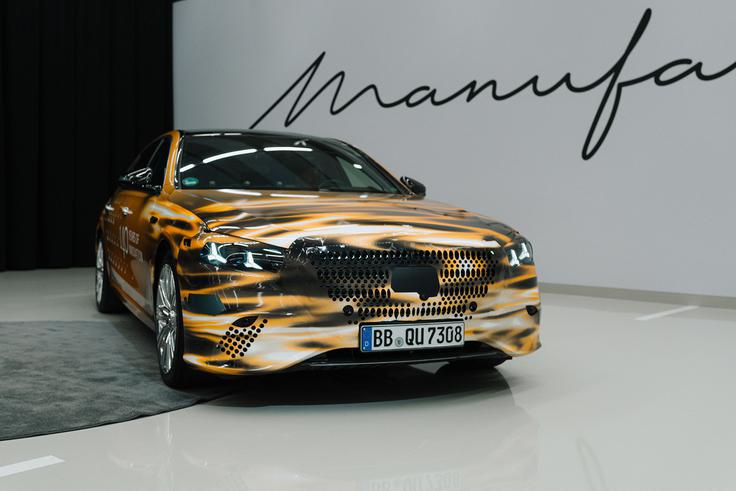 Mercedes-Benz bo danes zvečer razkril novo generacijo razreda S. | Foto: Mercedes-Benz