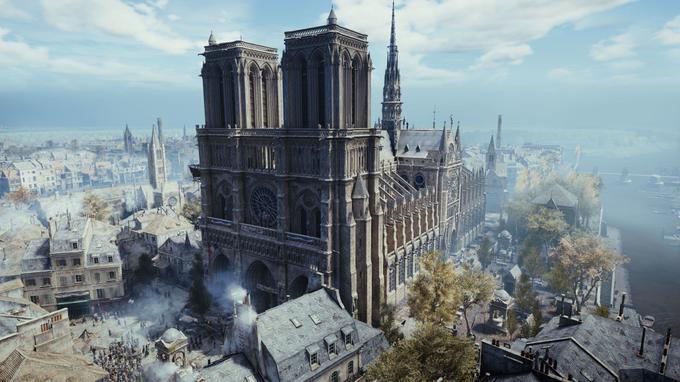 Katedrala v igri Assassin's Creed Unity je zelo podobna tisti pravi, ki jo je v začetku tedna močno poškodoval požar. | Foto: Ubisoft | Foto: 
