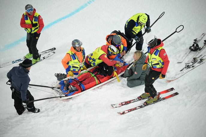 Cassie Sharpe ZOI 2026 | Kanadčanka Cassie Sharpe je po hudem padcu v kvalifikacijah v snežnem žlebu v stabilnem stanju. Je budna in govori, a jo čakajo še nadaljne preiskave. | Foto Reuters