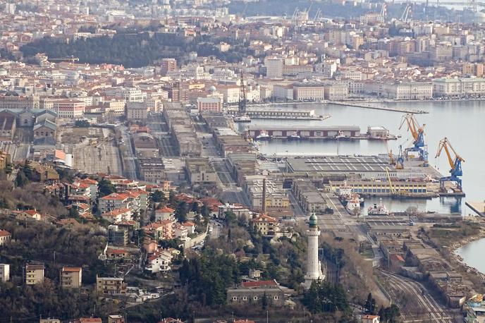 TRST | V Italiji se pričakuje blokada več pristanišč zaradi uvajanja pogoja PCT.  | Foto STA